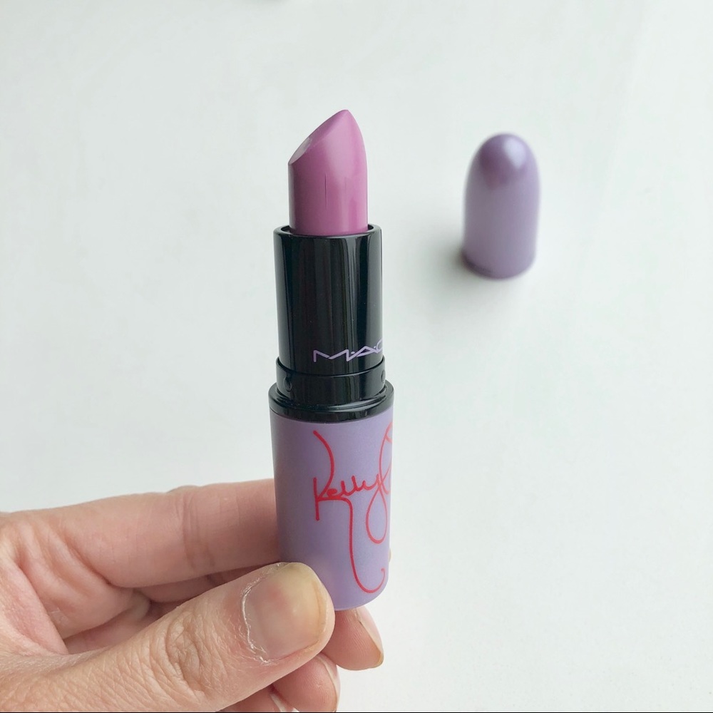 MAC Matte Lipstick In Dodgy Girl Kelly Osborne